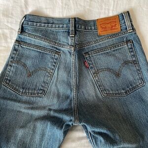 Levi’s medium wash blue wedgie jeans